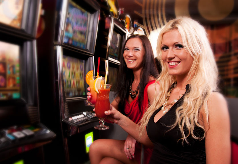 Friends in Casino on a slot machine